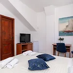 Azzurro 1 By Guide 아파트 *