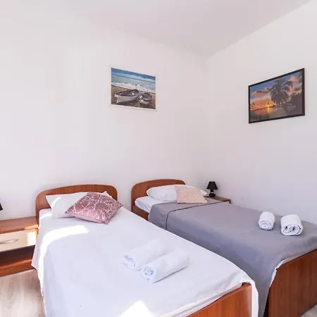 Azzurro 1 By Guide Apartament *