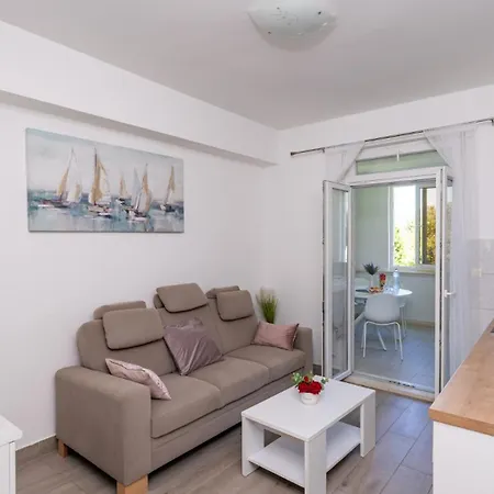 Azzurro 1 By Guide *